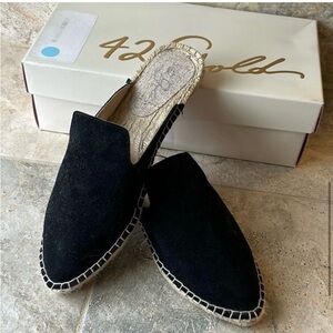 42 Gold Bermuda Mule In Black Suede Size 9